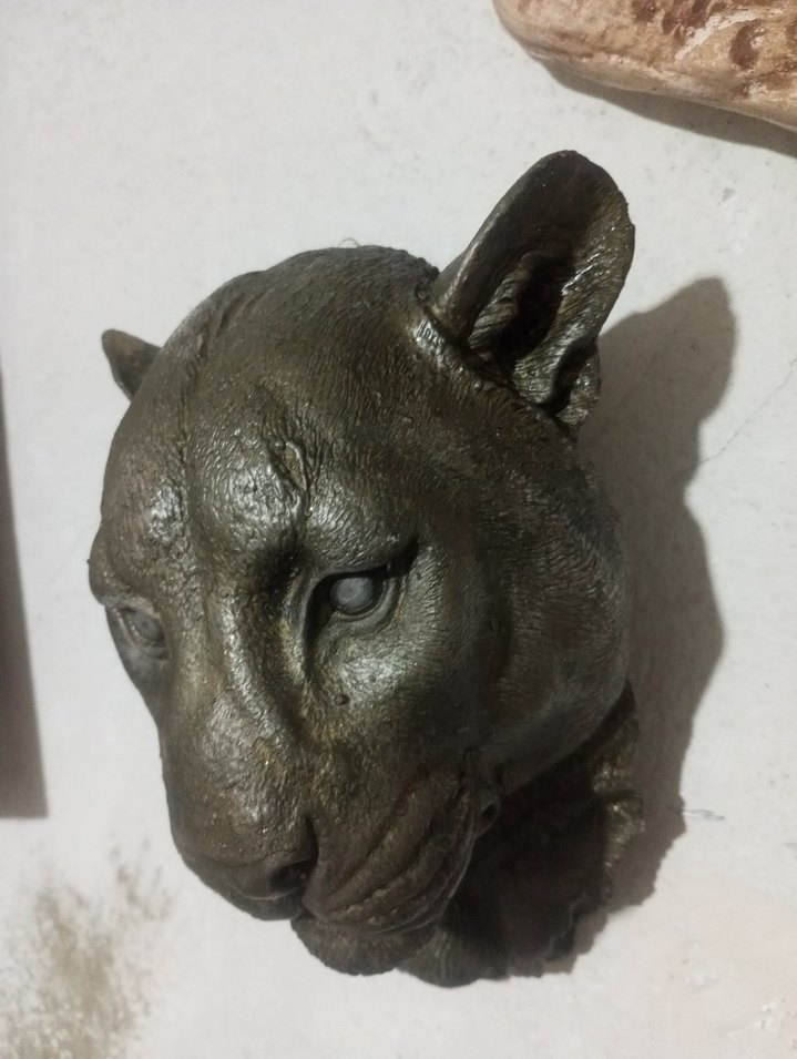 Kahverengi Gri puma Heykeli - Görsel 3