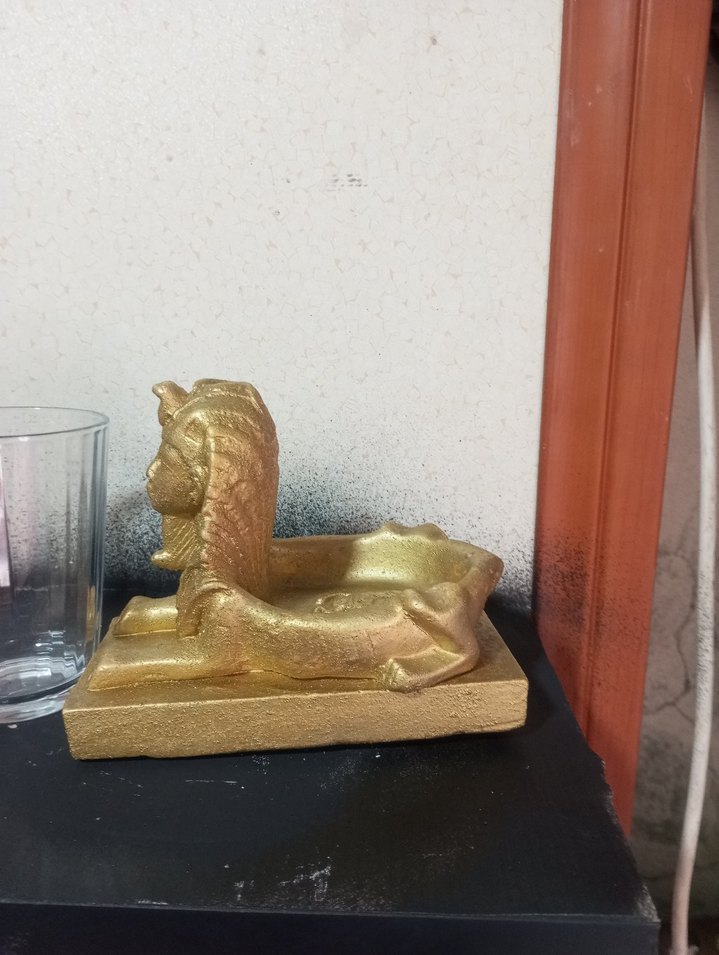 Parlak Altın Renkli Sfenks Figürü - Görsel 2