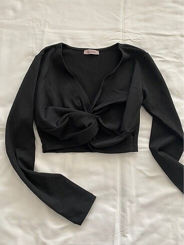 Siyah Crop