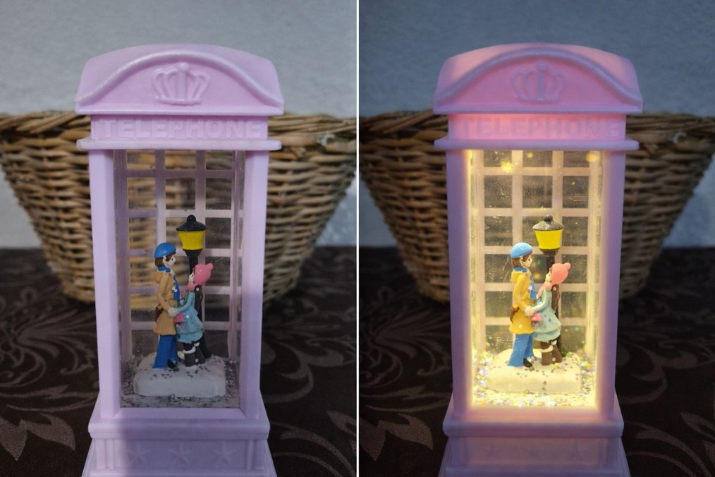 Pembe Telefon Kulübesi Figürü ve Işıklı Detaylar - Görsel 2