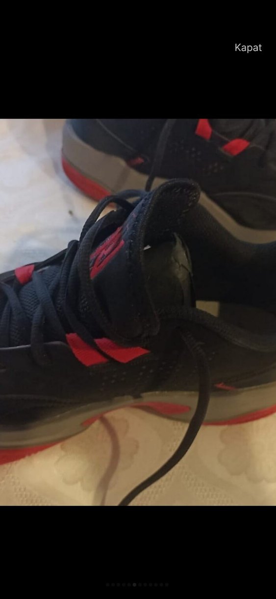 Kırmızı Siyah Bağcıklı Basketbol Ayakkabısı - Görsel 4