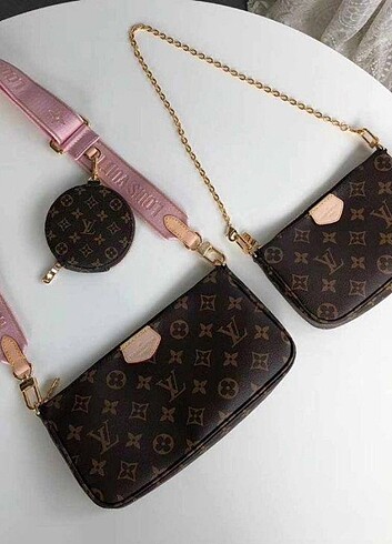  Louis Vuitton çanta 