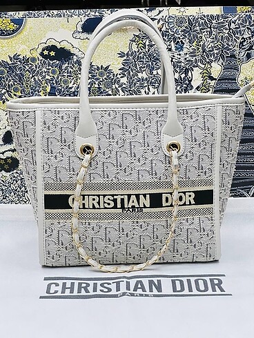 Beden Christian Dior 26*26 cm