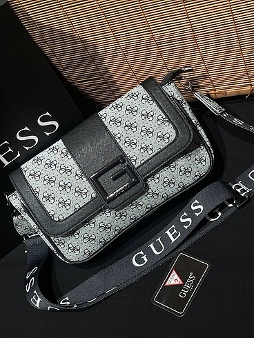 Guess 27*14 cm astarlı