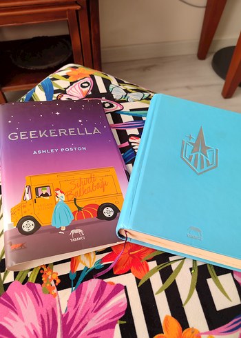 Beden Geekerella - Ashley Poston