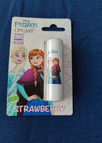 Frozen Shea Yağlı Çilekli Dudak Koruyucu - Görsel 3