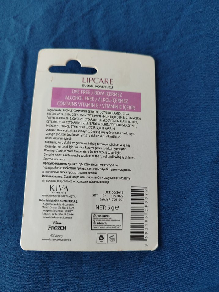 Frozen Shea Yağlı Çilekli Dudak Koruyucu - Görsel 2