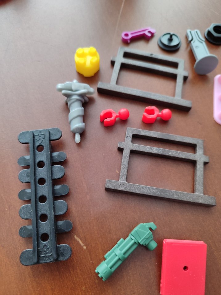 Renkli oyuncak parçaları - Görsel 3