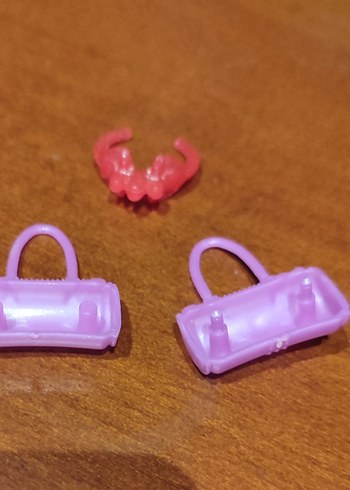 Küçük Çanta ve Taç - Görsel 3