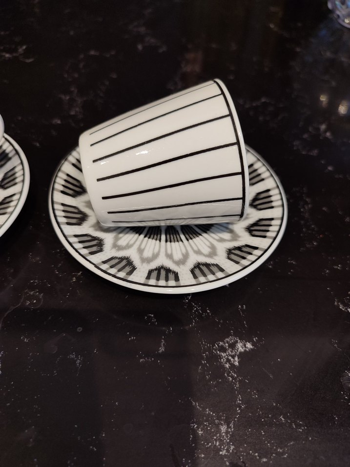 Beyaz ve Siyah İkili Kahve Fincanı - Görsel 3