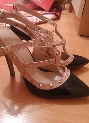 valentino model stiletto