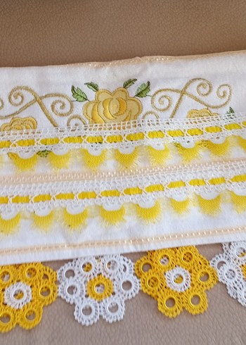 Sarı Nakışlı Havlu - Görsel 4
