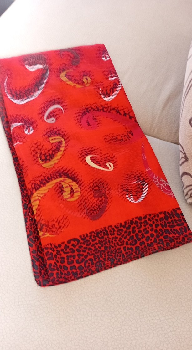 Kırmızı Desenli Kadın Fular - Görsel 2