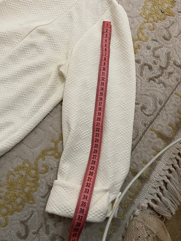 Kadın Beyaz Kısa Düğmeli Blazer Ceket - Görsel 3