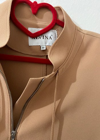 Bej Nakışlı kapri Kadın pardesü - Görsel 2