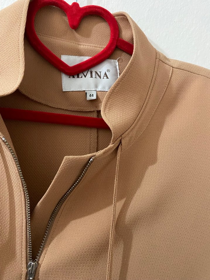 Bej Nakışlı kapri Kadın pardesü - Görsel 2