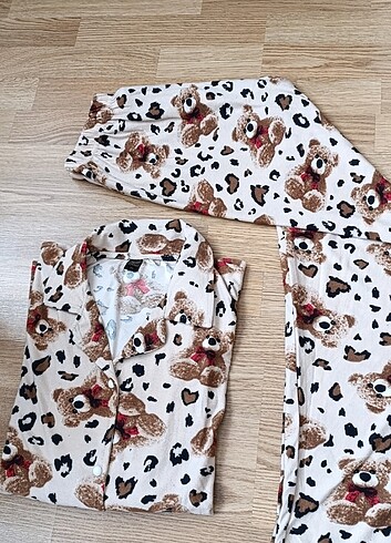 Uzun kollu düğmeli Pijama takımı 