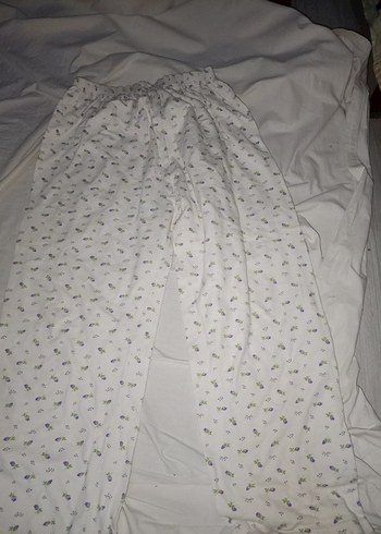 Beyaz Çiçek Desenli Rahat Pijama Altı - Görsel 2