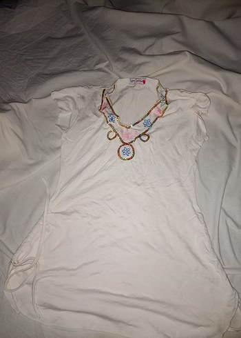 Boncuklu V Yakalı Tişört - Görsel 2