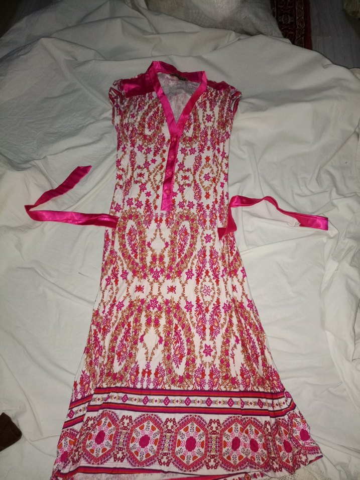 Pembe Elbise - Görsel 2