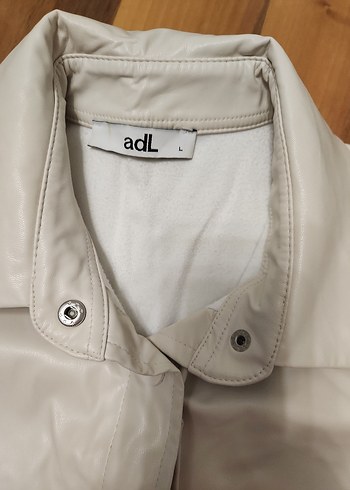 Bej Düğmeli Deri Kadın Ceket - Görsel 2