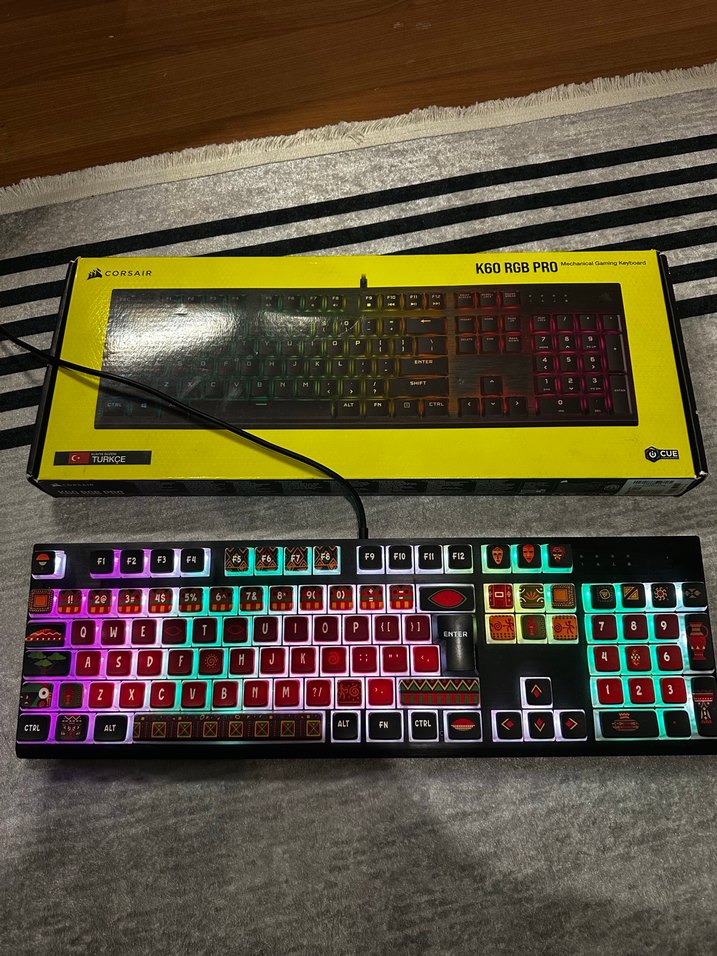 Corsair K60 RGB Pro Çok Renkli Mekanik Klavye - Görsel 4