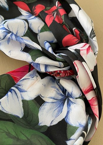 Çiçek Desenli Bohem Saten Saç Bandı - Görsel 3