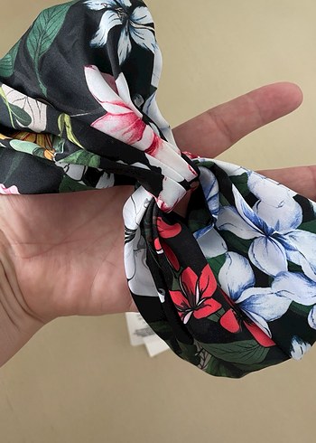 Çiçek Desenli Bohem Saten Saç Bandı - Görsel 5