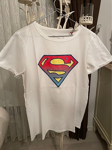 Superman logolu kadın tişört