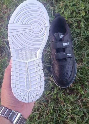 34 Beden Erkek Çocuk Siyah Nike Cırtlı Spor Ayakkabı