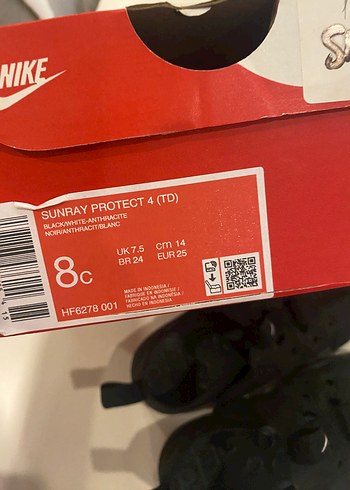 25 Beden Nike Siyah Erkek Çocuk sandalet