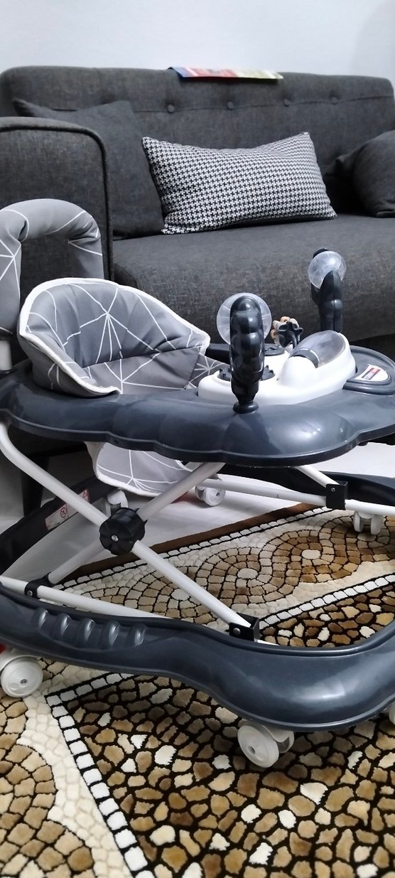 Gri Bebek Yürüteci bebeğim sevmedigi için çok az bindi yeni gibi - Görsel 2