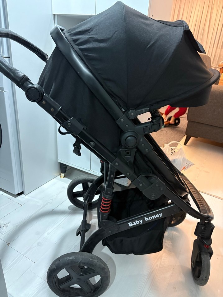 Siyah Bebek Arabası yedek sepeti ve tekerleri var çok konforlu - Görsel 5