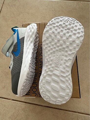 24 Beden gri Renk Nike çocuk spor ayakkabı