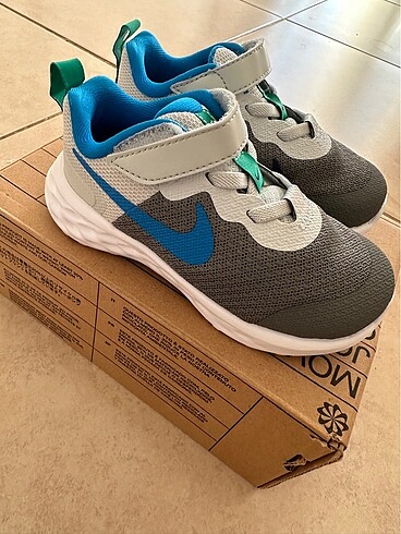 24 Beden Nike çocuk spor ayakkabı