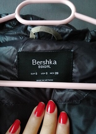 s Beden çeşitli Renk Bershka şişme mont 