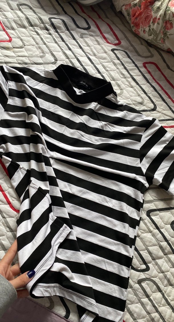 Çizgili tshirt - Görsel 4