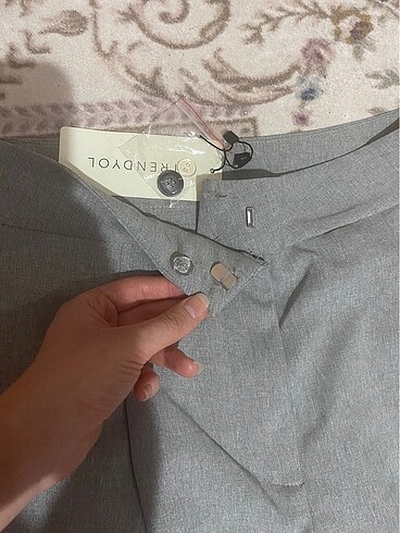 Yüksek bel pileli gri kumaş pantolon - Görsel 7