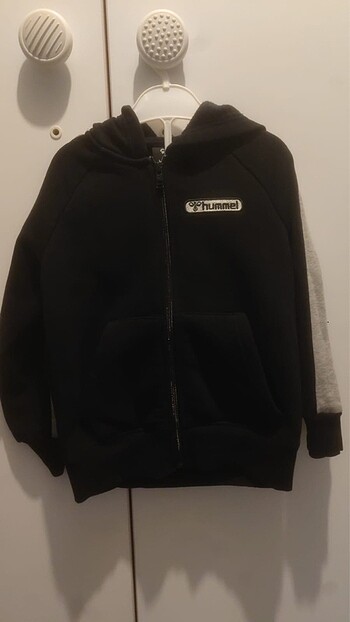 Hummel sweat