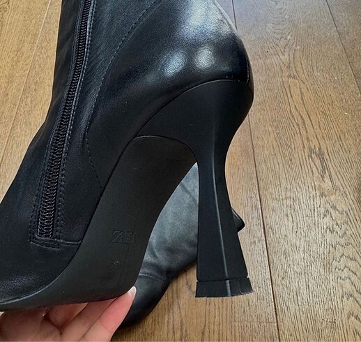 36 Beden siyah Renk Zara topuklu bot