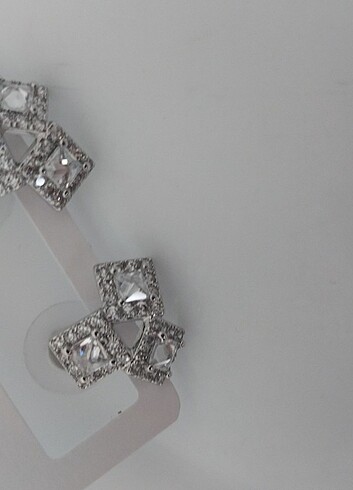 Diğer Zircon taşlı çelik küpe 