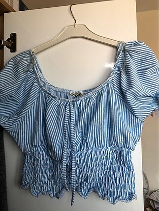 Bir kere giyildi açık mavi crop bluz