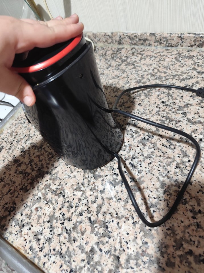 Kırmızı Siyah Kahve Makinesi - Görsel 3