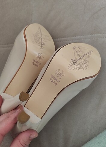 Topuklu ayakkabı - Görsel 3