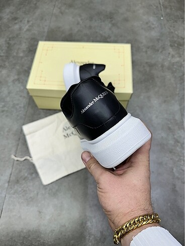 Alexander McQueen Alexander McQUEEN
