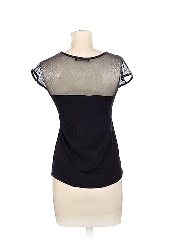 s Beden PreLoved T-shirt %70 İndirimli.