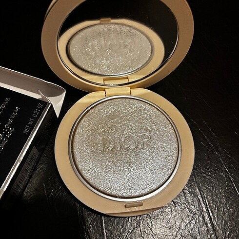  Beden Renk Dior 03 Pearlescent Glow Highlighter