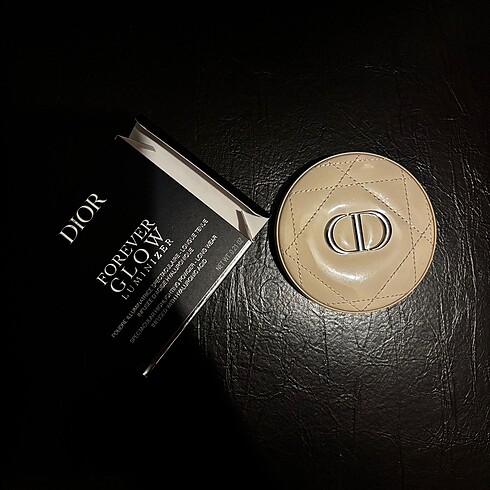Dior 03 Pearlescent Glow Highlighter