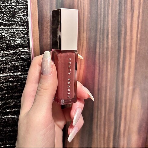  Beden Fenty Beauty Gloss Bomb Riri 08 Lipgloss