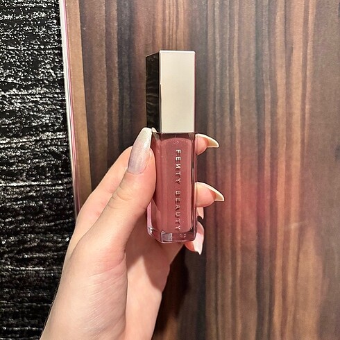 Fenty Beauty Gloss Bomb Riri 08 Lipgloss